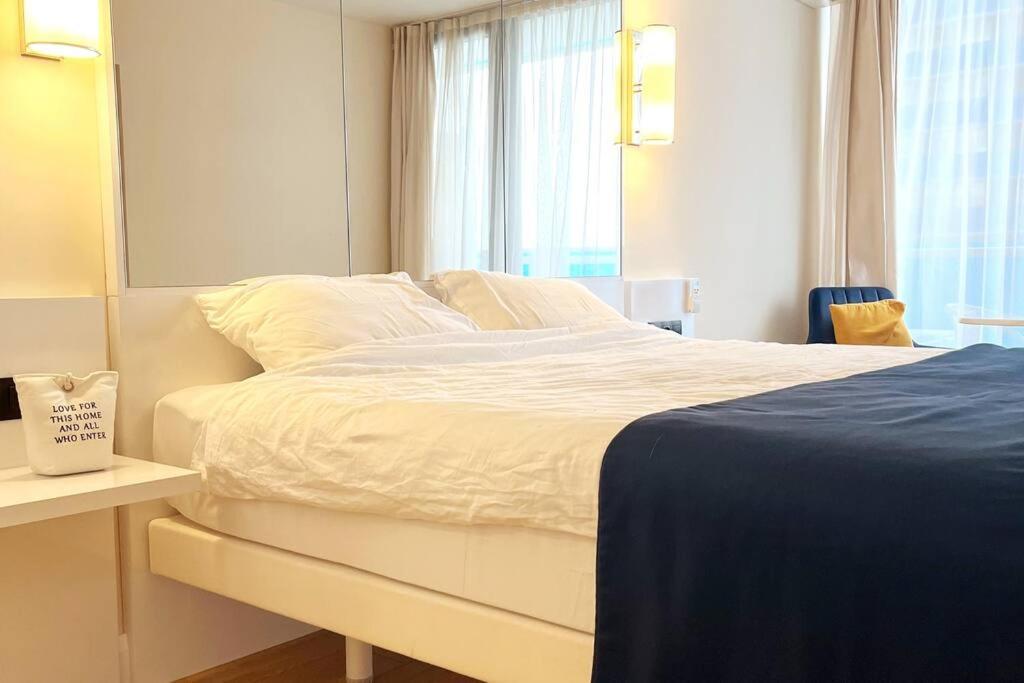 1-Bedroom Studio Apartment In Orbi City - Side Seaview Batumi Exterior photo